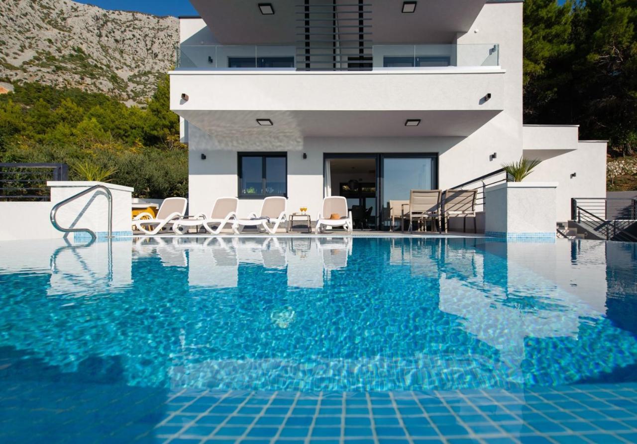 Villa Leona A Luxury Villa Near Makarska, Heated Pool Живогошче Номер фото